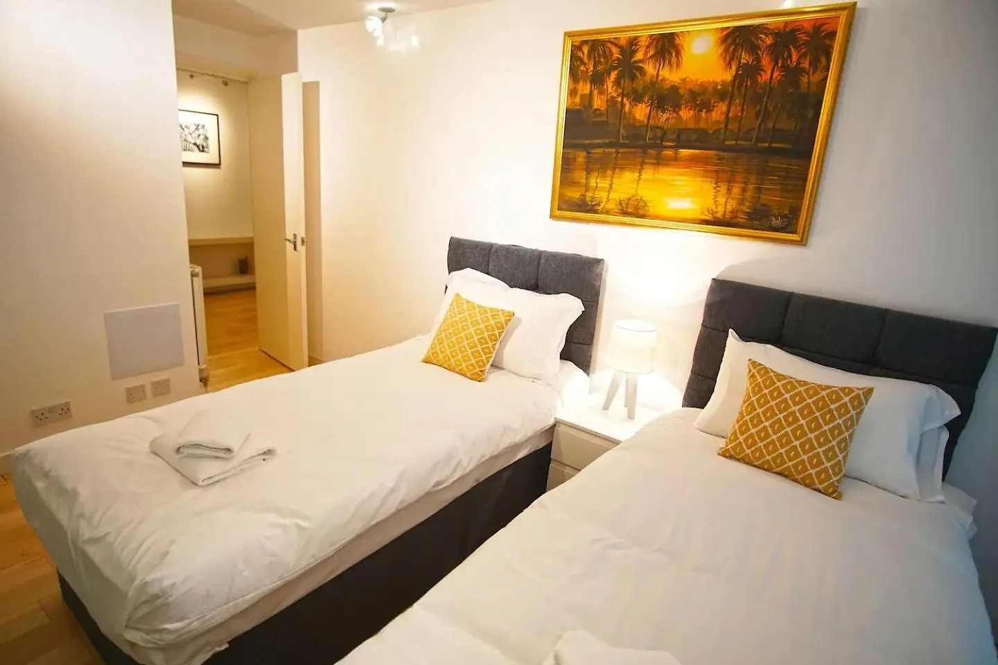 Superior Canary Wharf O2 Arena 2Br Apartment London