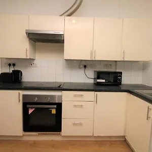  Apartment Ideal 2 Bed Flat Close To City