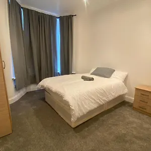  Homestay Cosy House In Newham